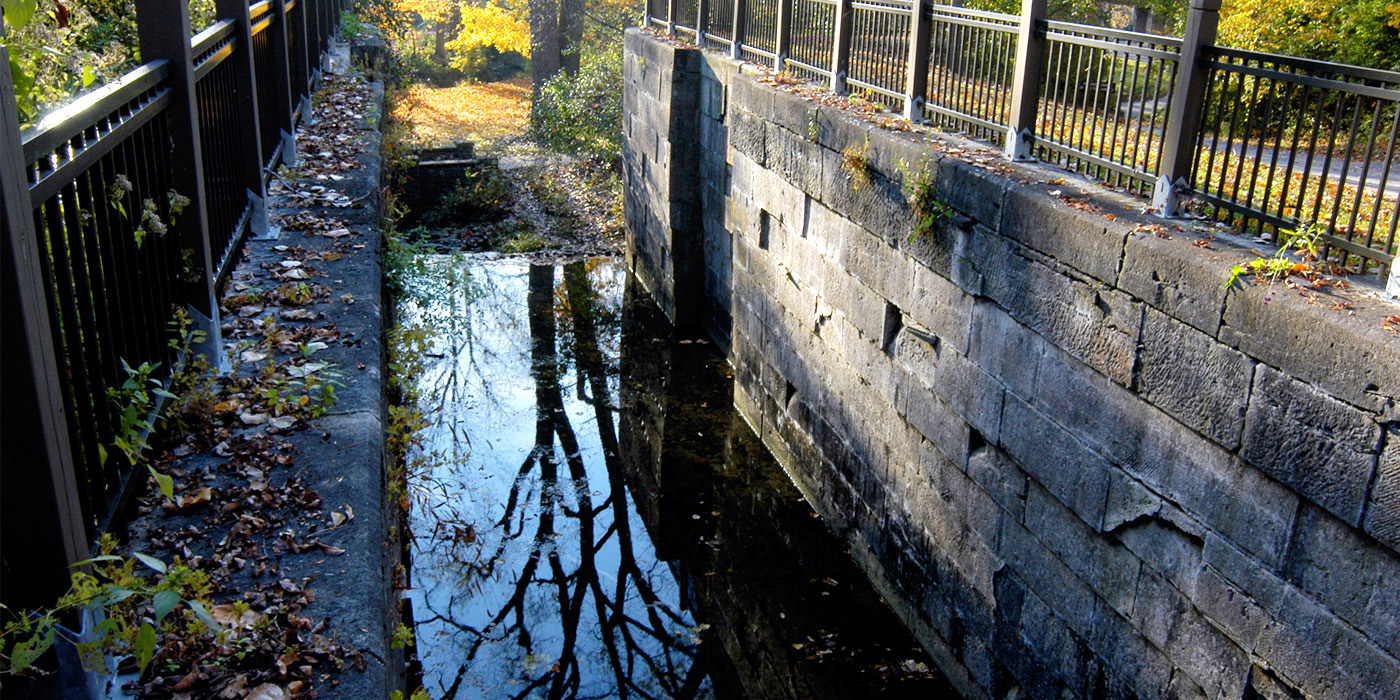 Side Cut Canal Locks Trail