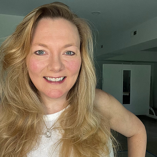 JulieEBloemeke2025 500x500.jpg