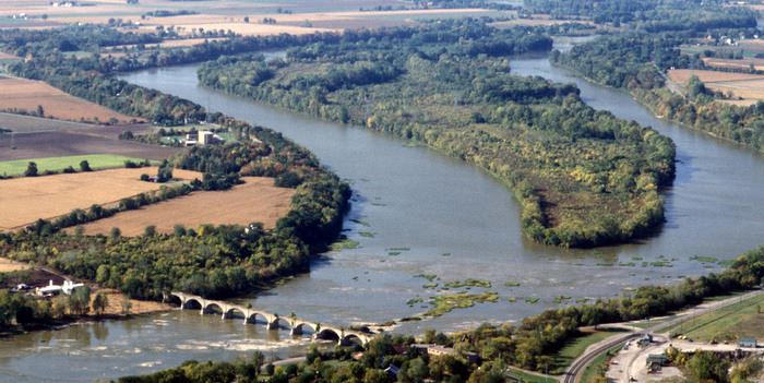 aerial-maumee-river-upstream-at-missionaryjpg